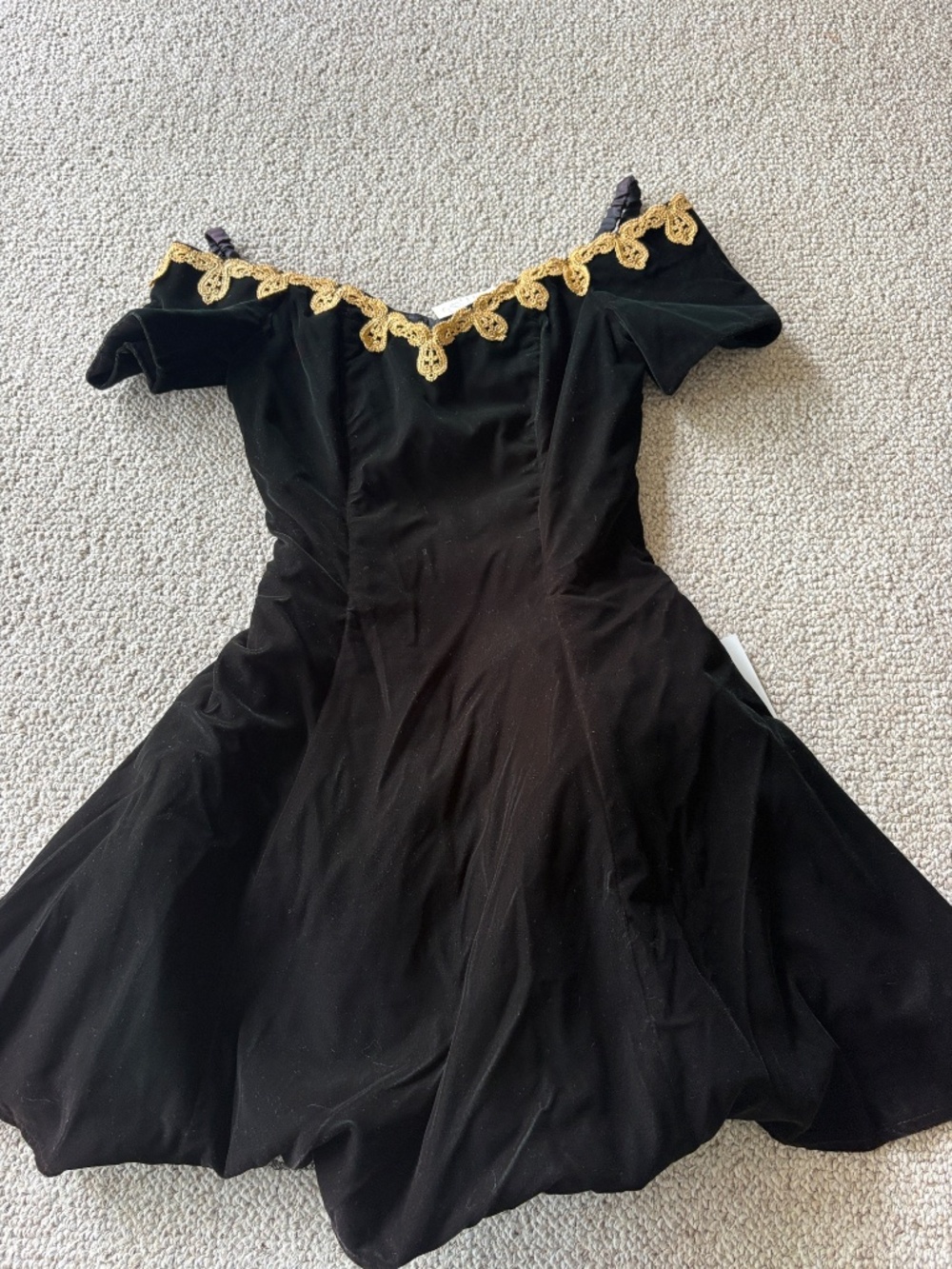 Vintage NWT Rampage Dark Green Velvet Dress 7 Off-Shoulder Gold Lace Trim Glam - Picture 2 of 13